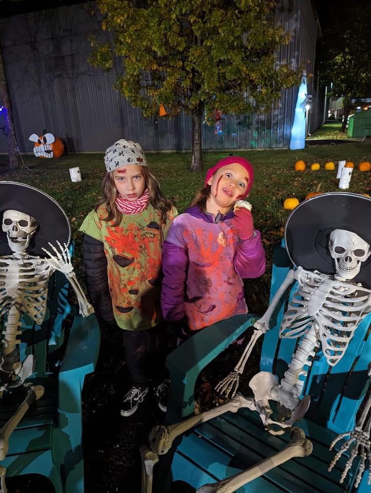 Enfants costumés à l’Halloween